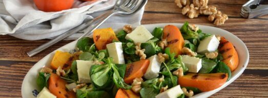 Insalata con cachi e brie