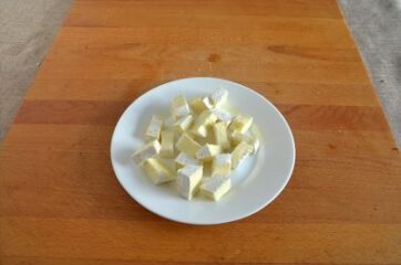 Insalata con cachi e brie 7