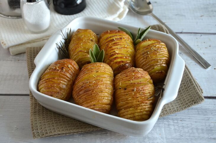 Patate Hasselback al forno