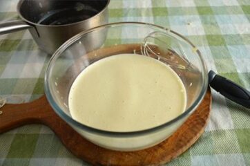 Farina e latte nel composto