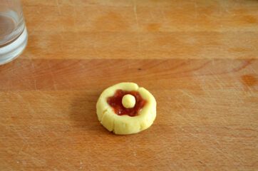 Biscotti fiore alla marmellata 12