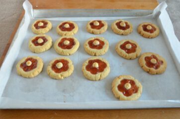 Biscotti fiore alla marmellata 14