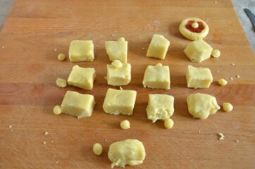 Biscotti fiore alla marmellata 7