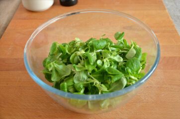 Insalata con feta e lamponi 3