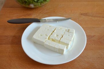 Insalata con feta e lamponi 6