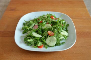 Insalata con uova sode e avocado 10