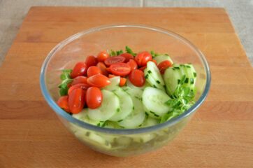 Insalata con uova sode e avocado 8